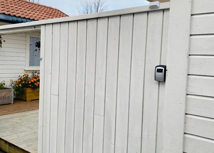 Entire Apartment With Free Parking