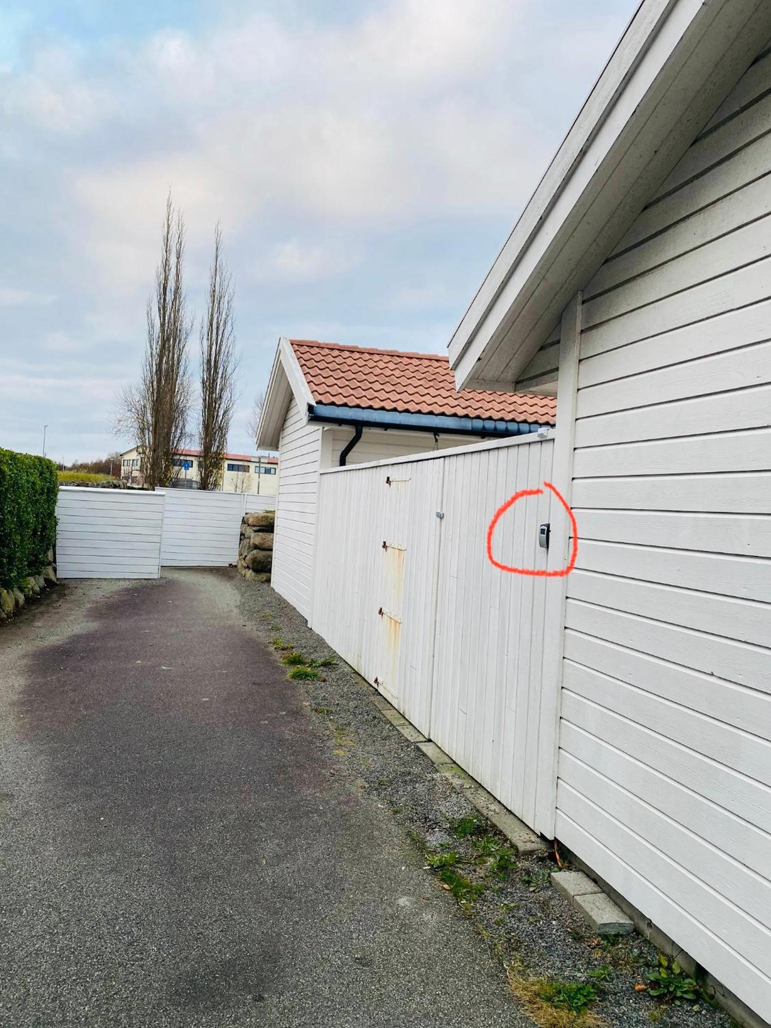 Entire With Free Parking Apartment *